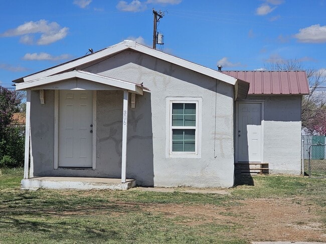 property at 306 W 11th St