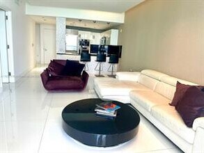 17846 Collins Ave in Sunny Isles Beach, FL - Building Photo - Building Photo