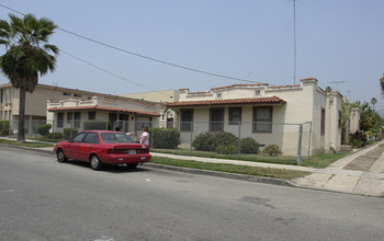 5115 De Longpre Ave in Los Angeles, CA - Building Photo - Building Photo