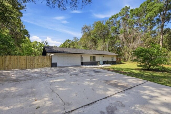 550 E Minnesota Ave in Orange City, FL - Building Photo - Building Photo