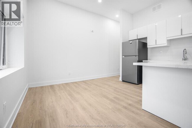 153 King St W in Chatham, ON - Building Photo - Building Photo