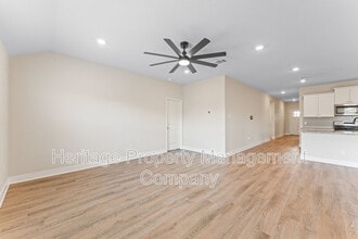 1428 Redwood Crk in Seguin, TX - Building Photo - Building Photo