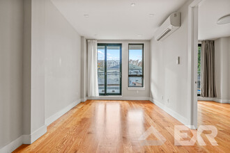 948 New York Ave-Unit -2C in Brooklyn, NY - Building Photo - Building Photo