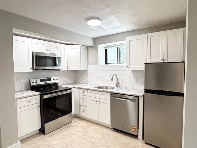 50 Harvard Ave, Unit B1 in Brookline, MA - Foto de edificio - Building Photo