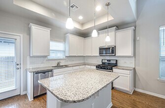 904 Boatswain Wy in Austin, TX - Building Photo - Building Photo