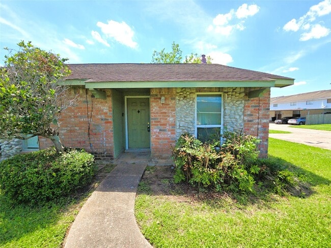 property at 6939 Chasewood Dr