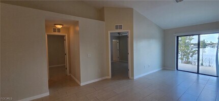 1101 Gleason Pkwy in Cape Coral, FL - Building Photo - Building Photo