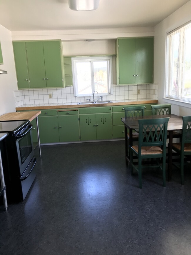 305 S Mt Shasta Blvd Rentals in Mount Shasta, CA