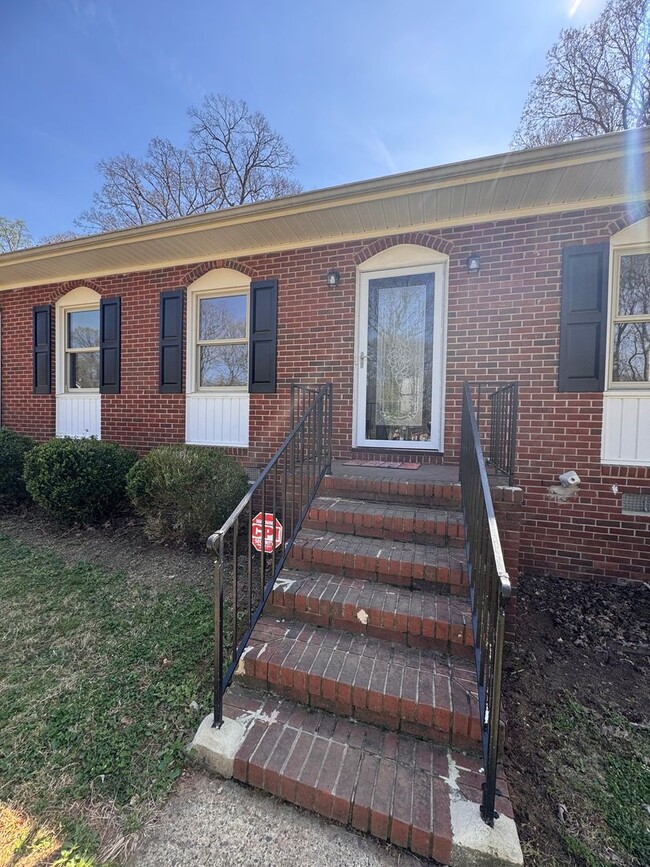 5723 Buddingwood Dr in Greensboro, NC - Building Photo - Building Photo