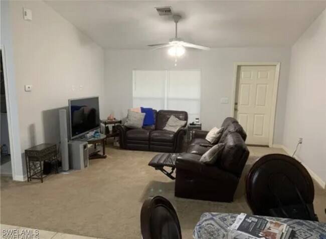 4117 1st St SW in Lehigh Acres, FL - Building Photo - Building Photo
