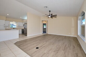 132 SE 19th Ter in Cape Coral, FL - Building Photo - Building Photo
