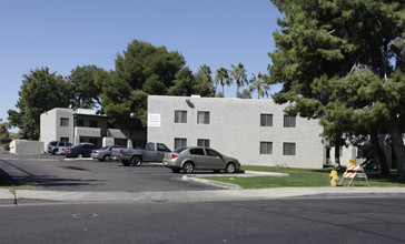 Viviendas Scottsdale in Scottsdale, AZ - Building Photo - Building Photo