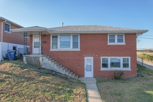 710 Jackson St in Jefferson City, MO - Building Photo