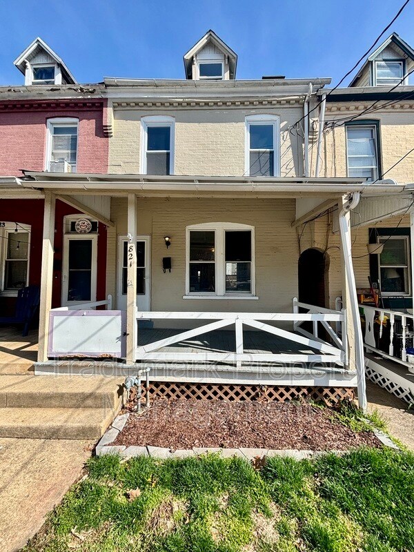 property at 821 5th St
