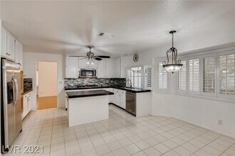 2036 Shadow Brook Way in Henderson, NV - Foto de edificio - Building Photo