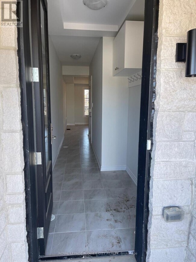 5993 Saigon St in Mississauga, ON - Building Photo - Building Photo