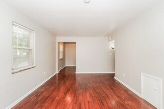 20231 Crystal Ave in Euclid, OH - Building Photo - Building Photo