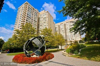 5500 Friendship Blvd, Unit N2023 in Chevy Chase, MD - Building Photo - Building Photo