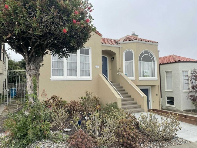 2717 34th Ave in San Francisco, CA - Building Photo - Building Photo