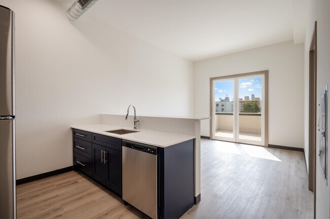 857 BERGEN Ave in Jersey City, NJ - Foto de edificio - Building Photo