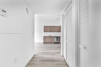 175 NW 160th St-Unit -108 in Miami, FL - Building Photo - Building Photo