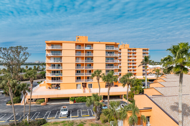 South Bay Condominiums in St. Petersburg, FL - Building Photo - Building Photo