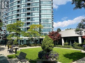 28 Harrison Garden Blvd in Toronto, ON - Building Photo