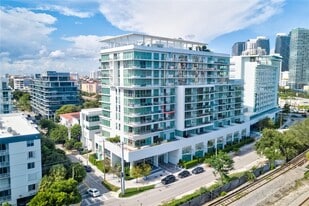 1600 SW 1st Ave in Miami, FL - Building Photo
