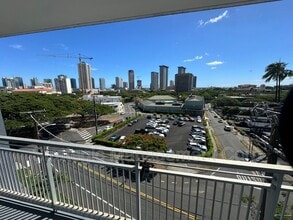 1301 Lusitana St in Honolulu, HI - Building Photo - Building Photo