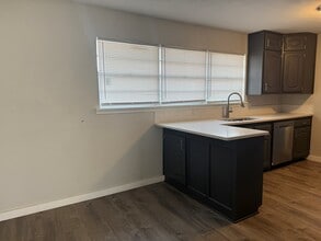 2705 Cambridge St in Odessa, TX - Building Photo - Building Photo