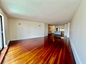 141 Coolidge Ave, Unit 420 in Watertown, MA - Building Photo - Building Photo