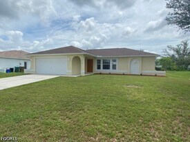 1318 NE 2nd St in Cape Coral, FL - Building Photo