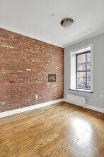 E 13TH ST., Unit 3H in New York, NY - Foto de edificio - Building Photo