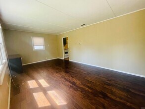 416 S Eastside Dr, Unit 243 Melissa Ct in Bloomington, IN - Building Photo - Building Photo