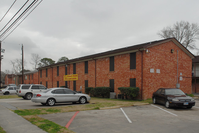 Royal North Apartments in Houston, TX - Foto de edificio - Building Photo