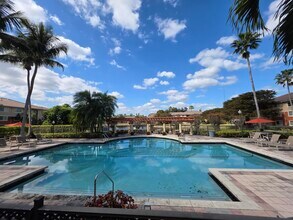 4175 N Haverhill Rd in West Palm Beach, FL - Foto de edificio - Building Photo