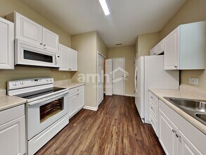 2 Hidden Meadow Ct in Durham, NC - Building Photo - Building Photo