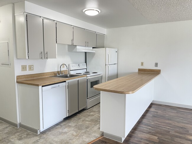 1172 Royvonne Ave SE in Salem, OR - Building Photo - Building Photo