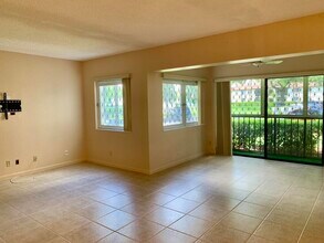 4821 Sable Pine Cir-Unit -D1 in West Palm Beach, FL - Building Photo - Building Photo