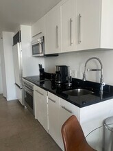 609 Brickell Ave in Miami, FL - Building Photo - Building Photo