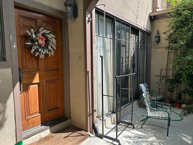 property at 832 Magnolia Ave