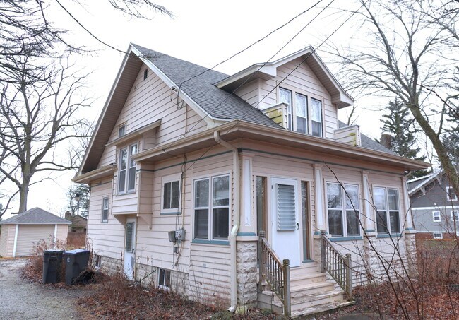 property at 5209 Sheridan Rd