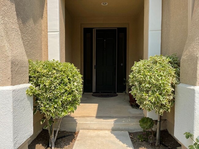 462 Calle Veracruz in Thousand Oaks, CA - Building Photo - Building Photo