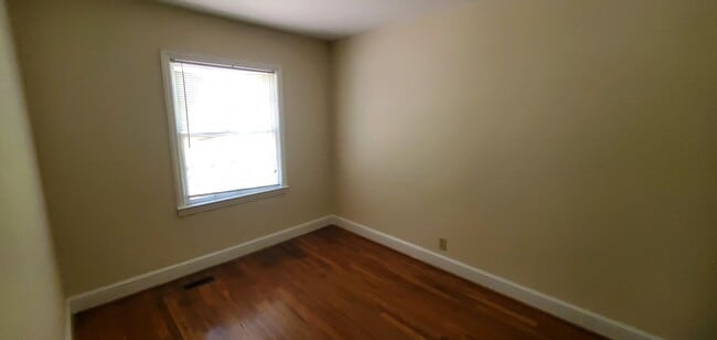1418 Seminole Dr in Greensboro, NC - Building Photo - Building Photo