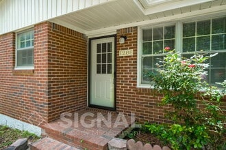 1288 Hiawatha Dr NE in Birmingham, AL - Foto de edificio - Building Photo