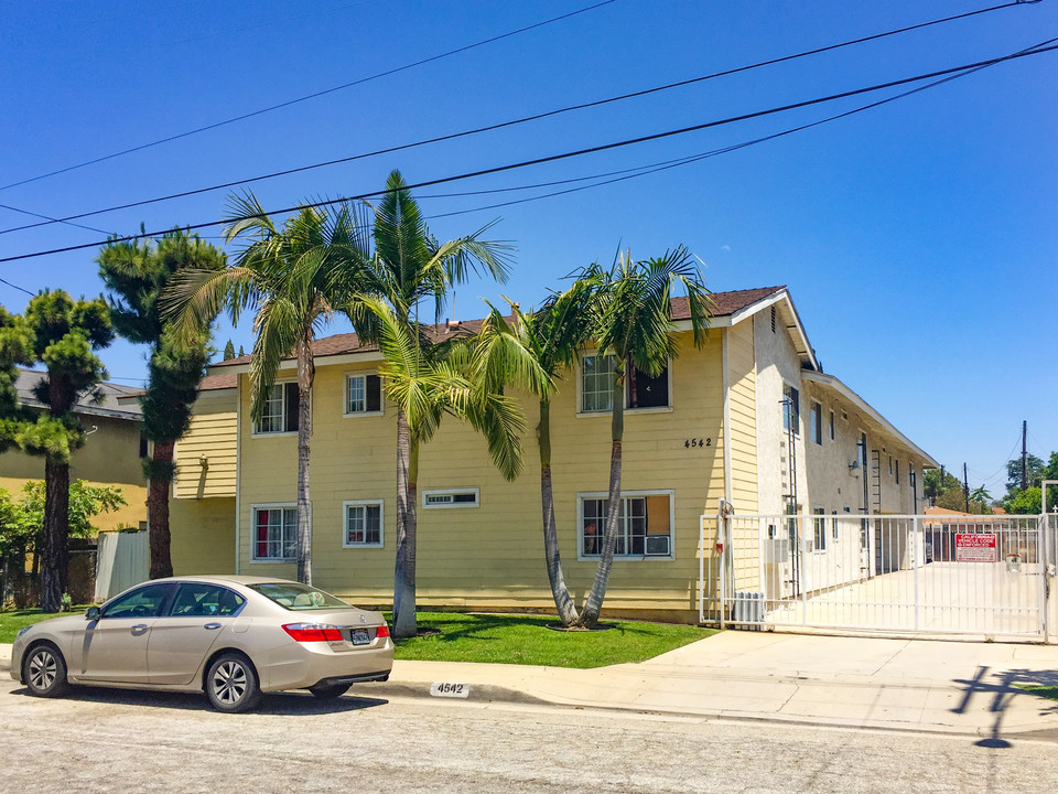 4542 Huddart Ave in El Monte, CA - Building Photo