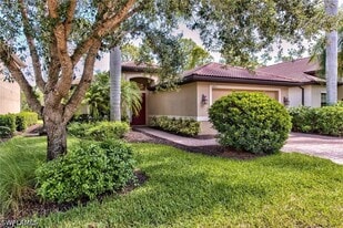 7815 Bucks Run Dr in Naples, FL - Building Photo