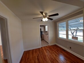 1713 Lacy St in West Columbia, SC - Foto de edificio - Building Photo