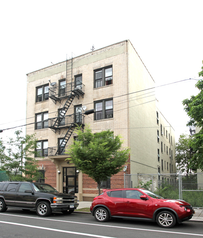 1445 St Marks Ave in Brooklyn, NY - Foto de edificio - Building Photo