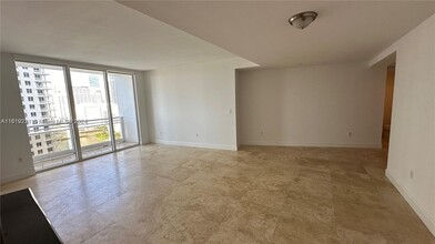 901 Brickell Key Blvd, Unit 2001 in Miami, FL - Building Photo - Building Photo